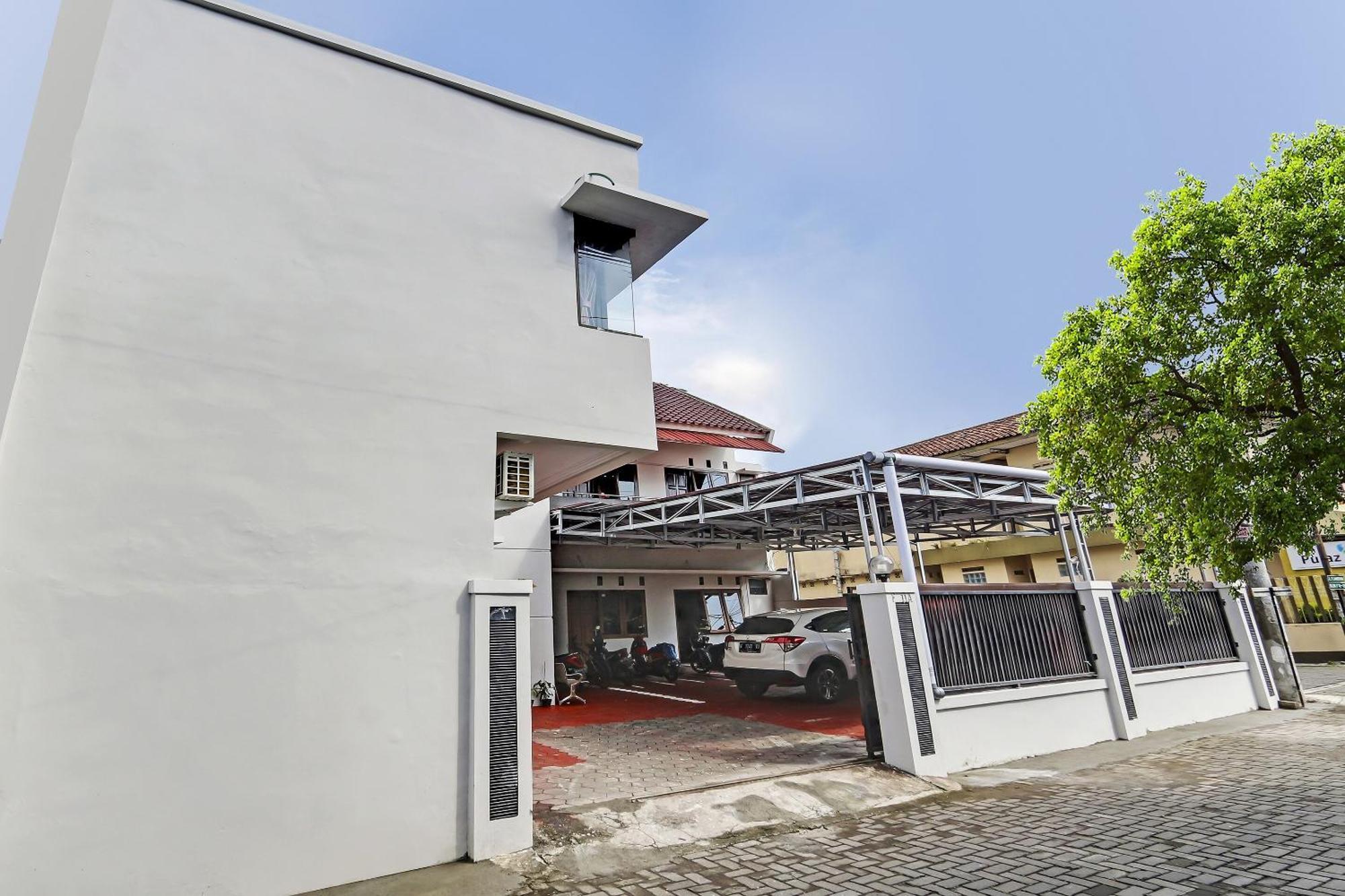 Oyo 91082 Nathania Exclusive Sleman  Bagian luar foto